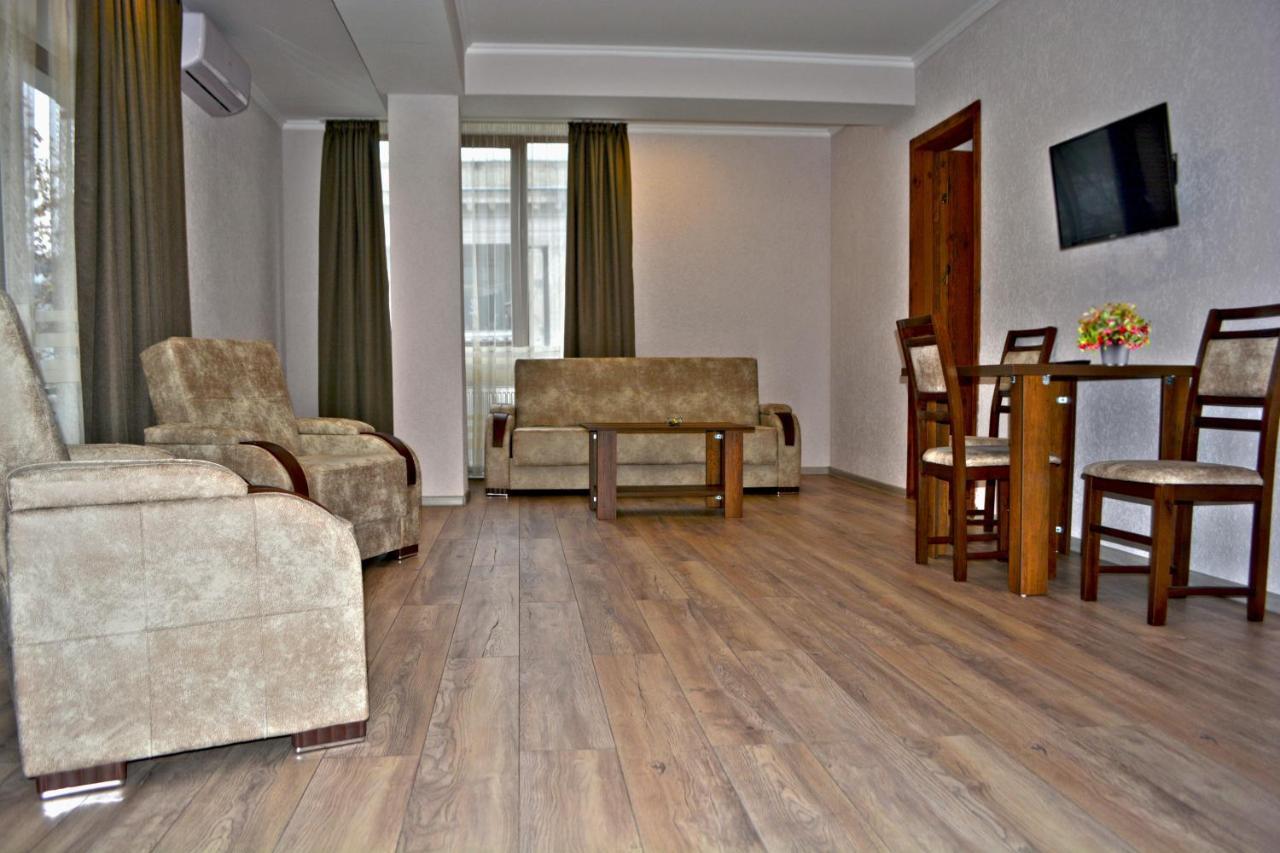 G&G Hotel Tbilisi Ngoại thất bức ảnh