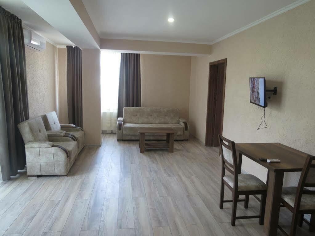 G&G Hotel Tbilisi Ngoại thất bức ảnh